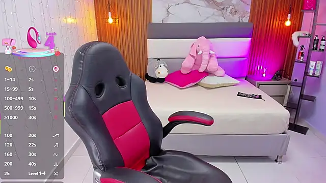 ROSIE MOSS online show from October 15, 3:12 pm