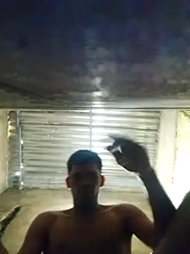 Snapshot of shessAz chatting on April 4, 4:15 pm shessAz online show from April 4, 4:15 pm