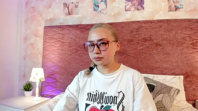 AlanaLeBlanc online show from September 12, 7:47 pm