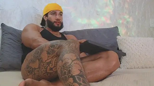 Snapshot of Osher_Cox chatting on December 22, 12:40 am Osher Cox online show from December 22, 12:40 am