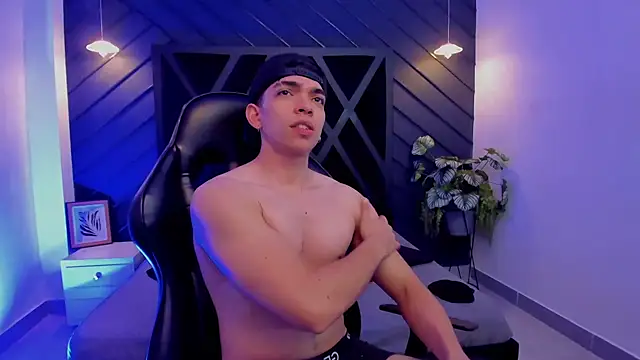 Snapshot of Eryonbradley chatting on September 27, 4:12 pm Eryonbradley online show from September 27, 4:12 pm