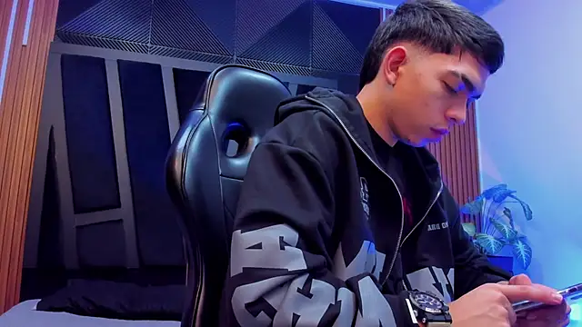 Snapshot of Eryonbradley chatting on October 3, 11:29 am Eryonbradley online show from October 3, 11:29 am