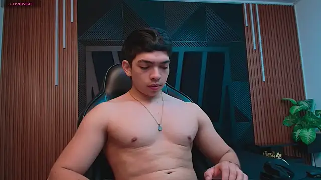 Eryonbradley online show from May 2, 2:44 pm