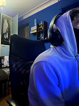 Snapshot of rediMilano chatting on September 27, 1:21 am rediMilano online show from September 27, 1:21 am