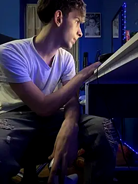 Snapshot of rediMilano chatting on October 21, 5:35 pm rediMilano online show from October 21, 5:35 pm