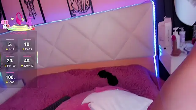 veronica hill  online show from November 18, 7:13 am