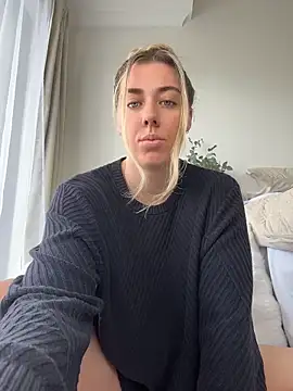 louiseberkeley online show from May 12, 11:35 pm