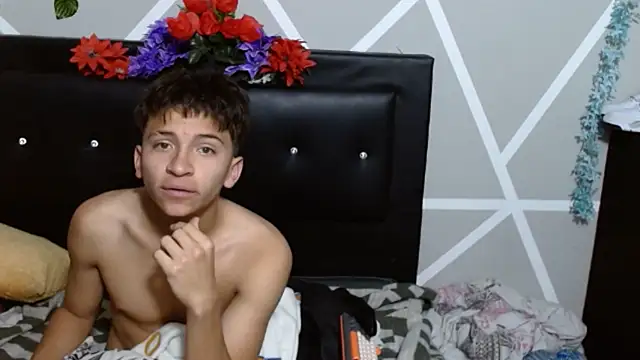 COZY7COUPLE online show from September 14, 11:04 pm