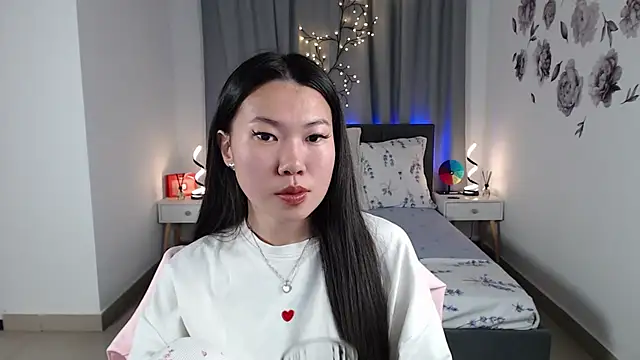 LunaPurrr online show from September 14, 1:21 pm