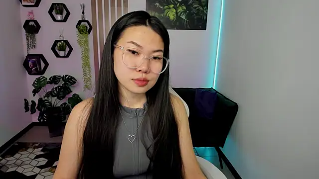 LunaPurrr online show from February 10, 10:36 pm