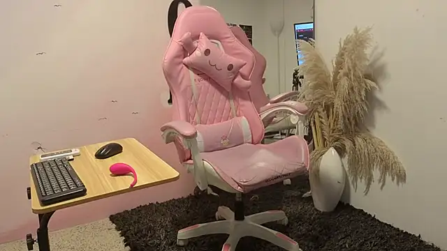 Catherine Smith  online show from October 1, 12:11 pm