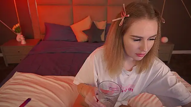 Snapshot of GabriellaJass chatting on October 8, 4:48 pm GabriellaJass online show from October 8, 4:48 pm