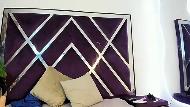 Snapshot of luzenaasm chatting on October 13, 4:34 am luzenaasm online show from October 13, 4:34 am