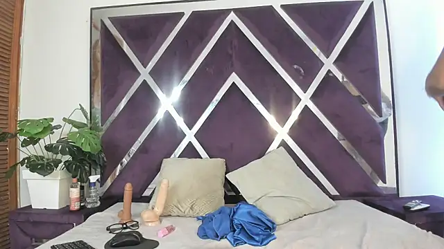 Snapshot of luzenaasm chatting on October 14, 4:13 am luzenaasm online show from October 14, 4:13 am