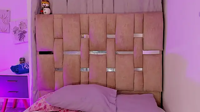 JulianaCarter online show from December 14, 8:13 pm