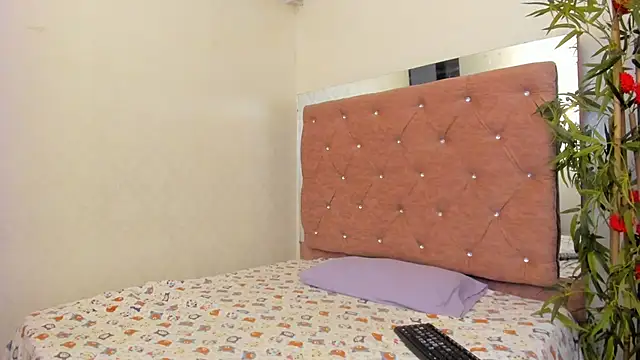 JulianaCarter online show from February 28, 8:10 pm