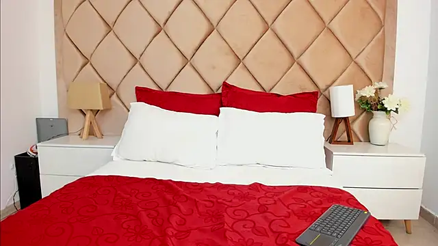 Snapshot of AngelinaDuvall chatting on October 17, 12:08 pm AngelinaDuvall online show from October 17, 12:08 pm