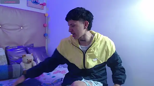 iam lukas   online show from December 17, 3:18 pm