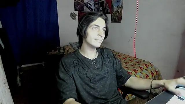 Snapshot of golden_ryyan chatting on June 16, 10:07 am golden ryyan online show from June 16, 10:07 am