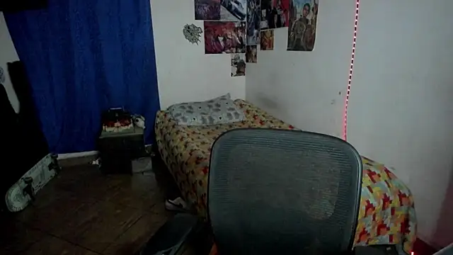 Snapshot of golden_ryyan chatting on June 18, 1:04 pm golden ryyan online show from June 18, 1:04 pm