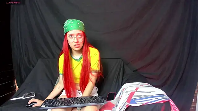 Snapshot of michaelmistress chatting on September 29, 12:10 pm michaelmistress online show from September 29, 12:10 pm