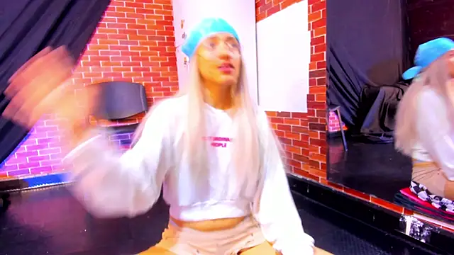 Snapshot of michaelmistress chatting on October 3, 12:57 pm michaelmistress online show from October 3, 12:57 pm