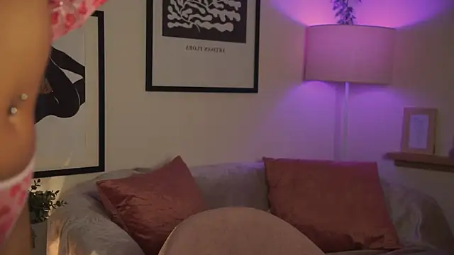 midnightbby  online show from January 14, 5:29 pm