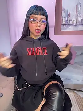 ZoeRaven Pink online show from October 10, 3:55 pm