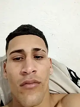 Snapshot of Badboy_Skinny chatting on October 4, 3:37 am Badboy Skinny online show from October 4, 3:37 am
