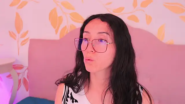 Snapshot of Ginevra_esposito chatting on March 25, 12:44 pm Ginevra esposito online show from March 25, 12:44 pm