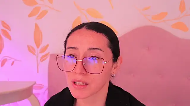 Snapshot of Ginevra_esposito chatting on March 31, 12:49 pm Ginevra esposito online show from March 31, 12:49 pm