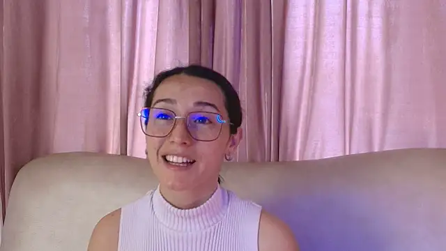 Snapshot of Ginevra_esposito chatting on April 7, 12:49 pm Ginevra esposito online show from April 7, 12:49 pm
