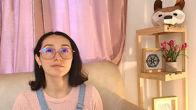 Snapshot of Ginevra_esposito chatting on April 27, 12:47 pm Ginevra esposito online show from April 27, 12:47 pm