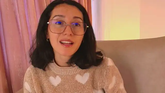 Snapshot of Ginevra_esposito chatting on May 4, 1:07 pm Ginevra esposito online show from May 4, 1:07 pm