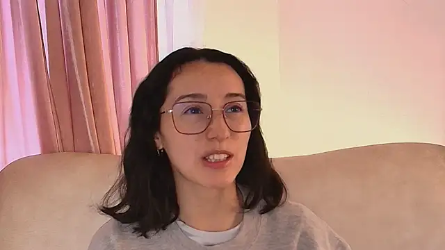 Snapshot of Ginevra_esposito chatting on May 15, 12:45 pm Ginevra esposito online show from May 15, 12:45 pm