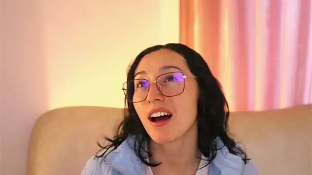 Snapshot of Ginevra_esposito chatting on May 19, 12:55 pm Ginevra esposito online show from May 19, 12:55 pm