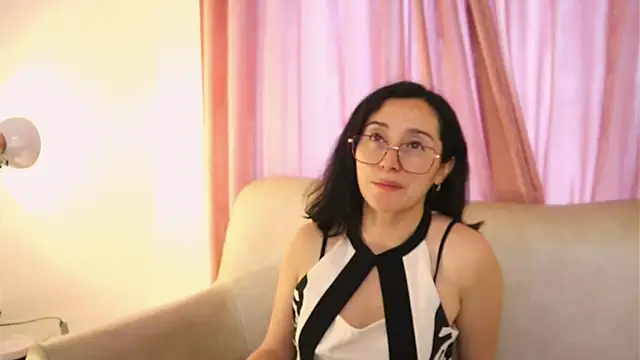 Snapshot of Ginevra_esposito chatting on May 20, 1:17 pm Ginevra esposito online show from May 20, 1:17 pm
