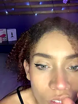 Snapshot of ValentinaStorm1 chatting on October 5, 1:53 pm ValentinaStorm1 online show from October 5, 1:53 pm