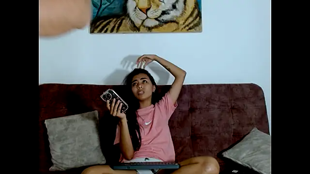 Wild RoomXxX online show from September 18, 9:06 pm