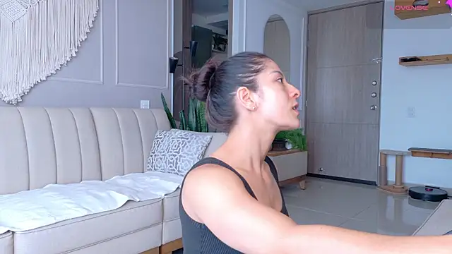 sarah rayy online show from April 30, 9:41 pm