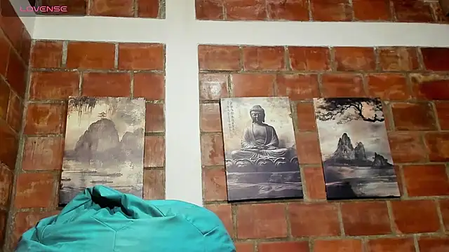 Snapshot of Luck_Andrew chatting on April 2, 10:51 pm Luck Andrew online show from April 2, 10:51 pm