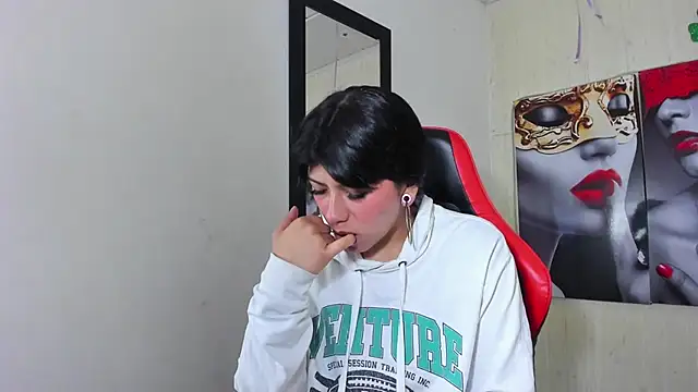 Raven Rouge  online show from September 20, 4:46 am