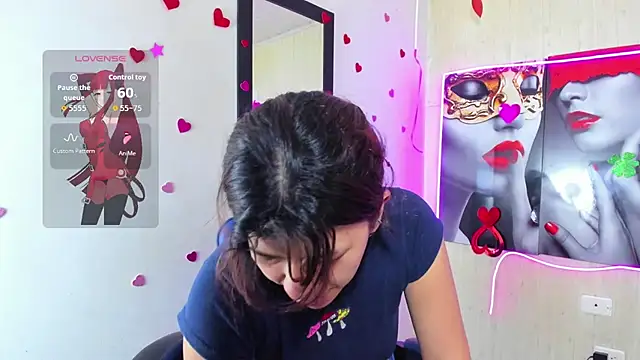 Raven Rouge  online show from May 15, 12:01 pm