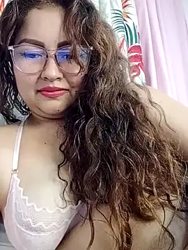 Snapshot of Ssoy_Luciana chatting on September 10, 5:18 am Ssoy Luciana online show from September 10, 5:18 am