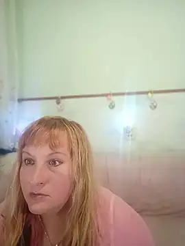 Snapshot of XHelenaX90 chatting on March 29, 7:36 pm XHelenaX90 online show from March 29, 7:36 pm