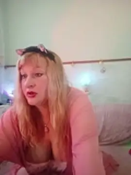 Snapshot of XHelenaX90 chatting on March 31, 1:00 pm XHelenaX90 online show from March 31, 1:00 pm