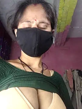 Snapshot of Hot-ilaiy chatting on December 1, 10:37 pm Hot-ilaiy online show from December 1, 10:37 pm