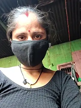 Snapshot of Hot-ilaiy chatting on December 20, 8:54 am Hot-ilaiy online show from December 20, 8:54 am