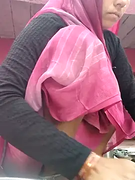 Snapshot of Hot-ilaiy chatting on February 13, 3:24 am Hot-ilaiy online show from February 13, 3:24 am