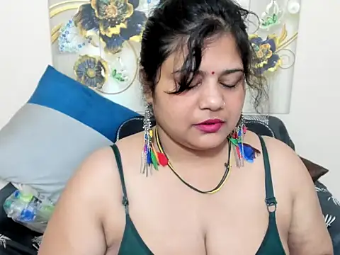 Snapshot of misssoniya3 chatting on June 25, 5:12 am misssoniya3 online show from June 25, 5:12 am
